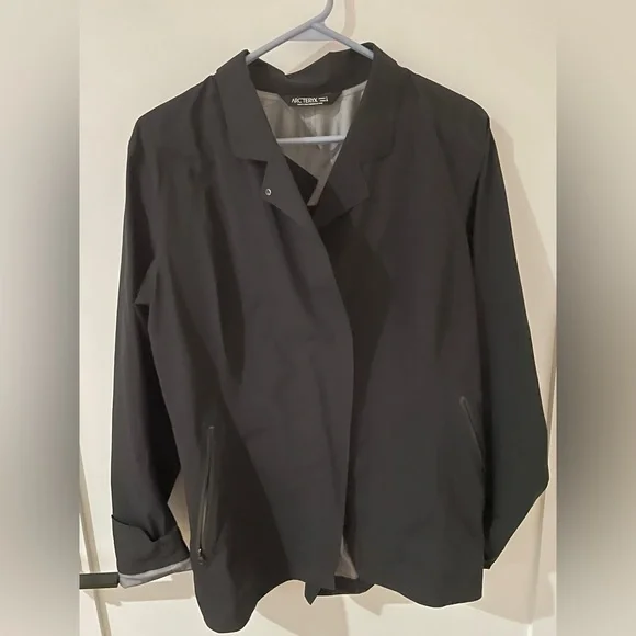 ジャケット・アウター VEILANCE LIMINA BLAZER WOMEN'S BLACK XS Veilance Limina Insulated Blazer | REVERSIBLE